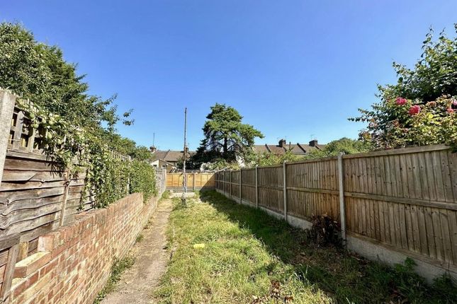 30, Castle Avenue, Rochester photo 2