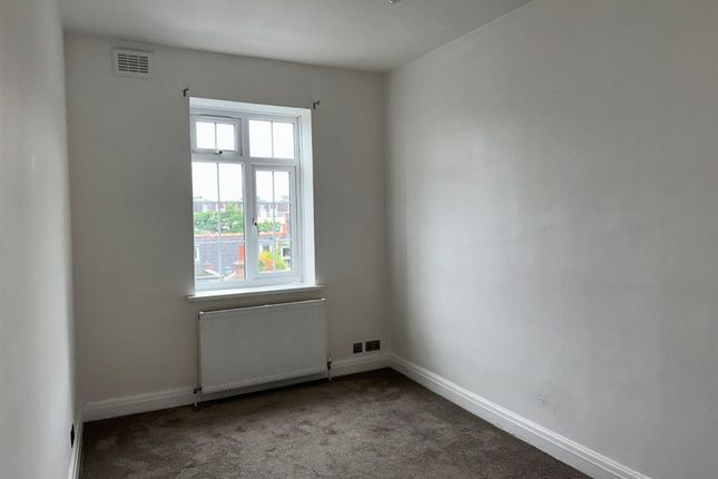 Flat 43 (2FF), Frognal Court, Finchley Road, LONDON photo 4