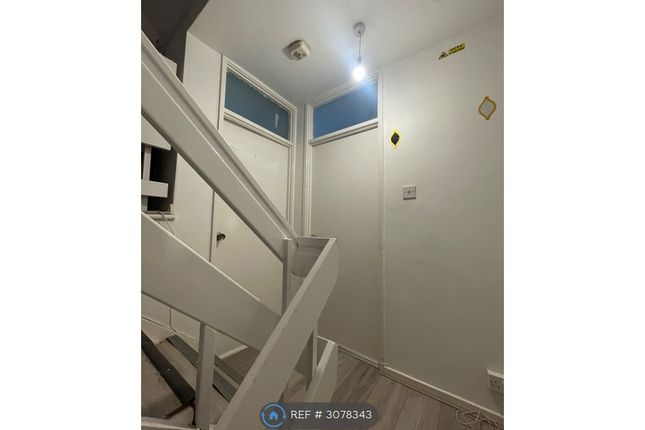 Blackthorne Court Cator St, London photo 5
