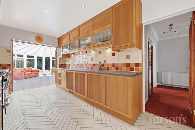 7 Applegate, Brentwood photo 3