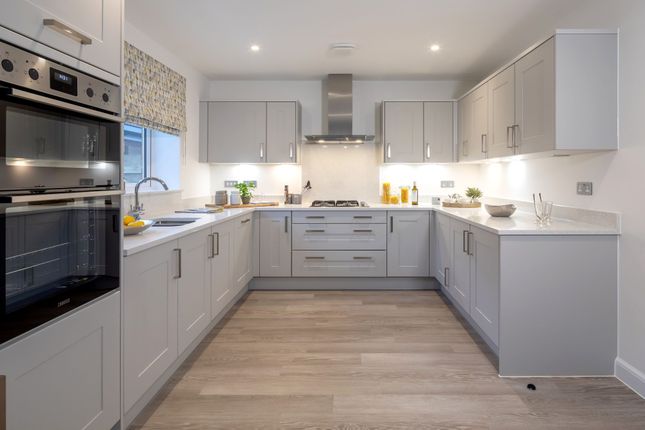 5 Charcoal Close, Cranleigh photo 4
