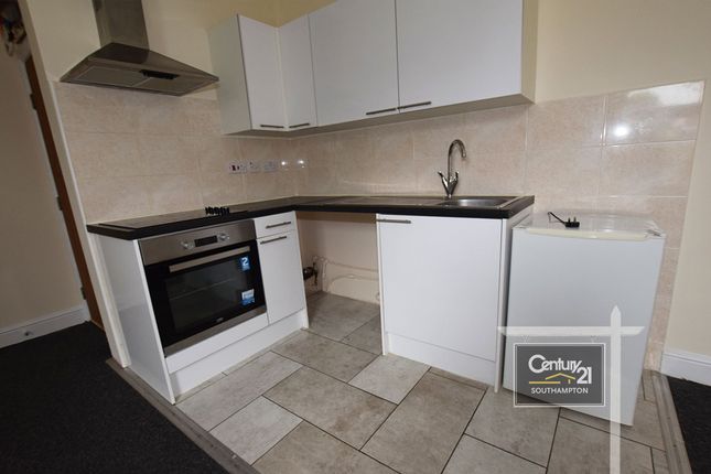 Thumbnail Flat to rent in |Ref: R152358|, Southcliff Road, Southampton