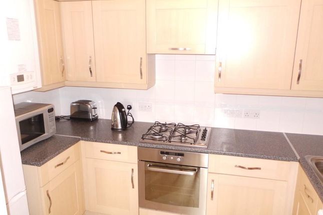 56, Holman Court, Ipswich photo 4