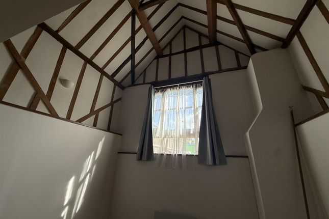 5 Old Barn House, High Street, Borehamwood photo 3