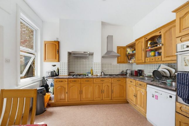 30, Fordhook Avenue, Ealing photo 4