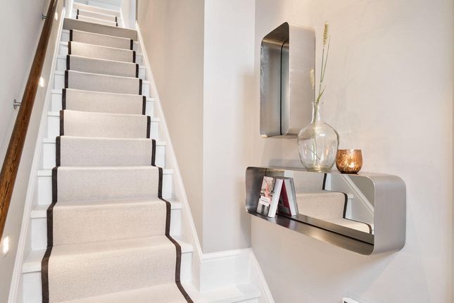 152, Pavilion Road, London photo 5