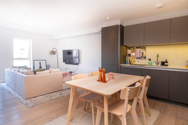 Flat 3, 53, Aboyne Road, London photo 4