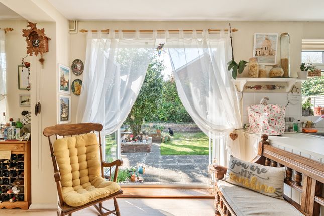22, Stanford Rise, Lymington photo 4
