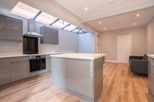69 Tennyson Road, Portswood, Southampton photo 4