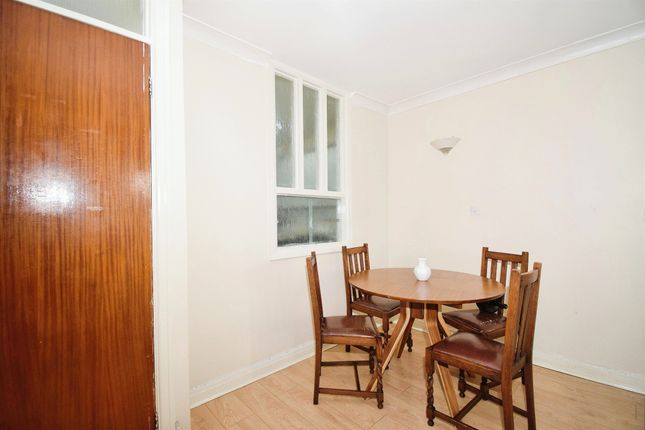 Flat for sale in Harborough Road, Oadby, Leicester