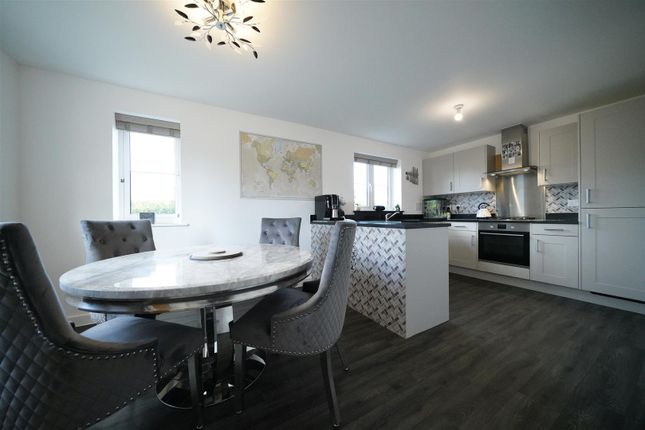 3, Cranesbill Way, Weymouth photo 2