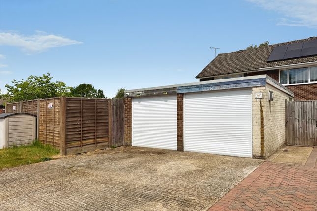 17, Holland Pines, Berkshire photo 2
