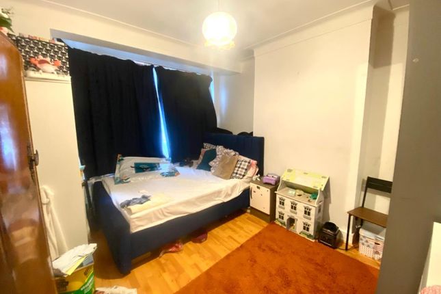27, Hollywood Road, London photo 3