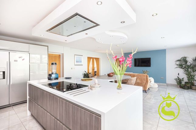 7 Canford Cliffs Avenue, Poole photo 4