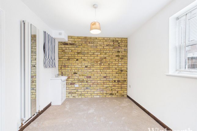 Lynton Avenue, London photo 3