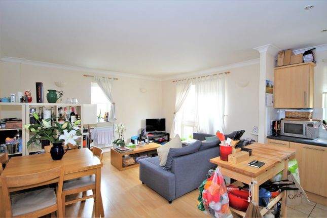 Thumbnail Flat to rent in Maples Place, Whitechapel