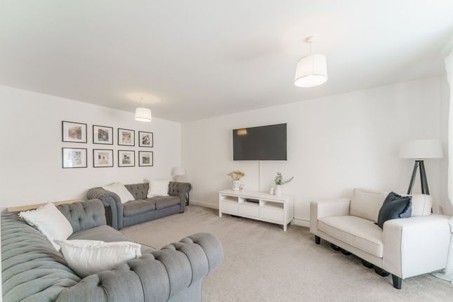 9, Waddington Drive, Goole photo 2
