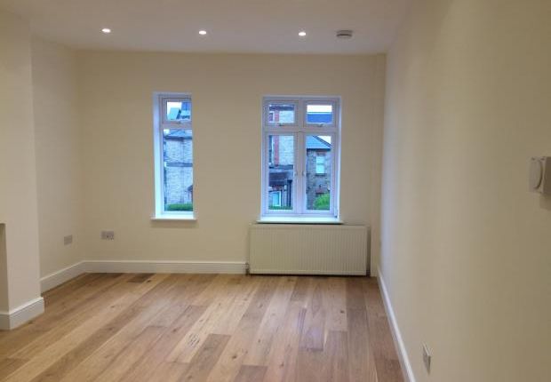 Flat for sale in Finchley Road, London