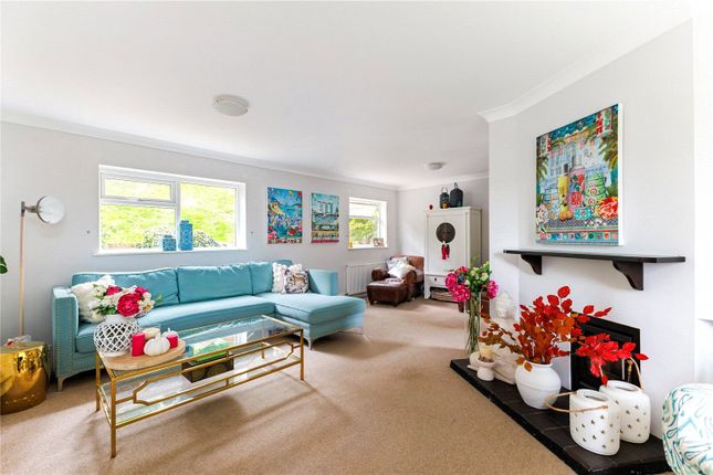 20, Lebanon Drive, Surrey photo 5