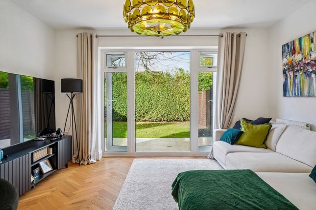 7, Waldenbury Place, Buckinghamshire photo 2