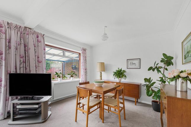 4, Brightside Avenue, Staines-upon-Thames photo 4