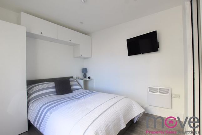Room to rent in Hewlett Road, Cheltenham