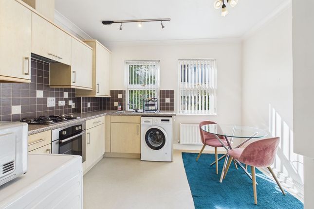 60, Calver Close, Penryn photo 2