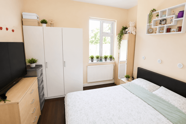 Ground Floor Flat 266, Grove Green Road, Leytonstone, London photo 3