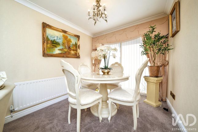 44, Perry Hall Drive, Willenhall photo 4