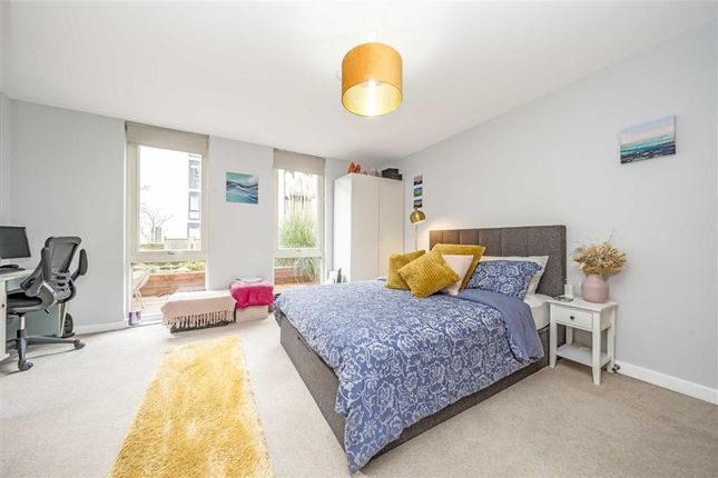 Flat for sale in Central Street, London