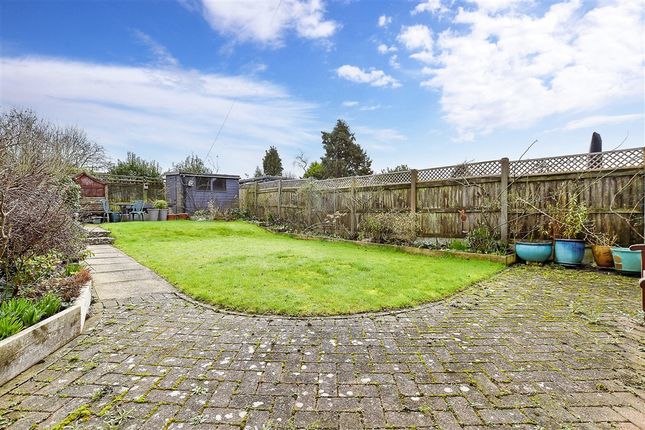 3-bed house on Swan Green, Sellindge, £198,500