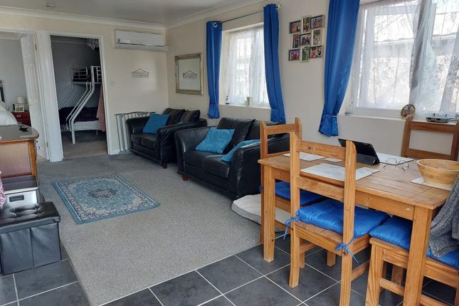 37, Park Avenue, Leysdown photo 3