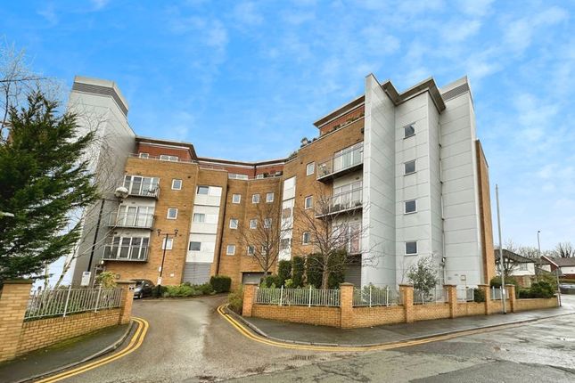 Flat for sale in Bury Old Road, Whitefield, Manchester