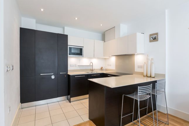 30 Ensign House, Juniper Drive, Battersea Reach, Wandsworth, London photo 3