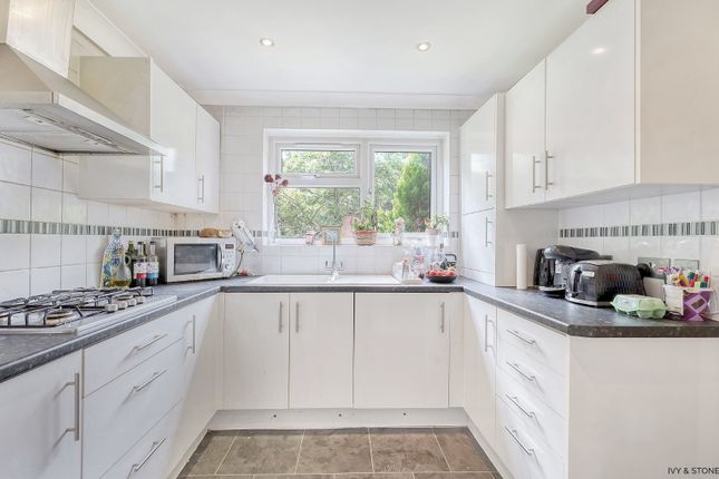 15 Grantham Court, Grantham Gardens, Greater London photo 2