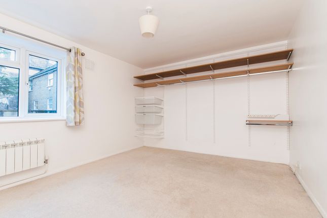 15 Inner Park Road, London photo 3