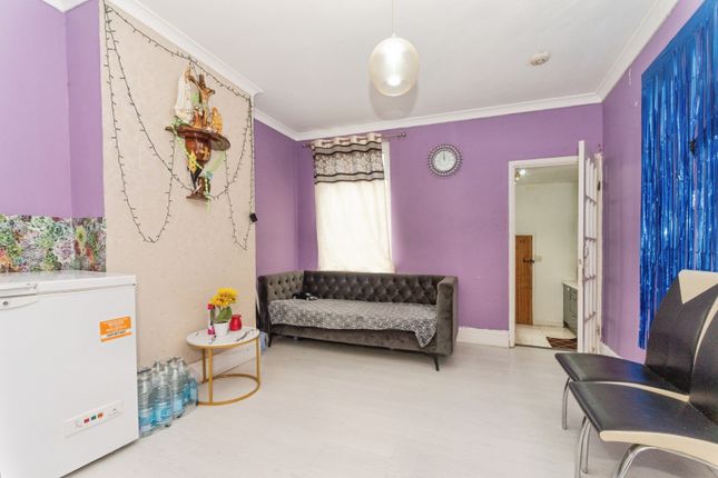 26, Shelley Street, Swindon photo 4