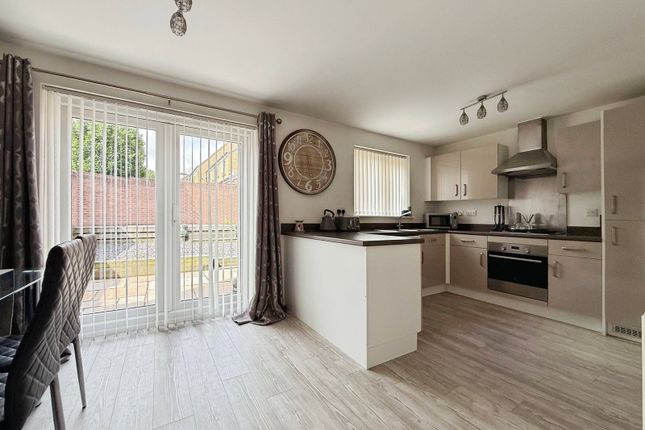 63, Llwyngwern, Swansea photo 3