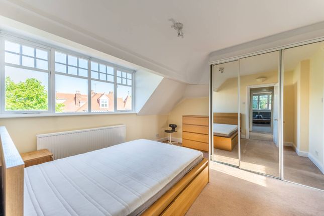 Flat to rent in Dartmouth Road, Mapesbury Estate, London