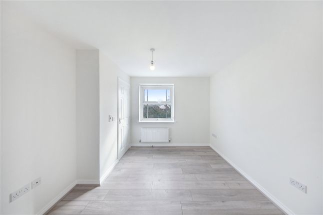 1, Weller Mews, Middlesex photo 4