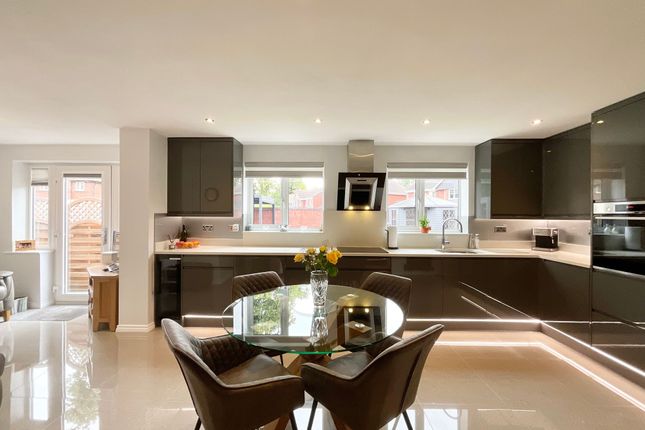 2 Bluebell Close, Stoke-On-Trent photo 3