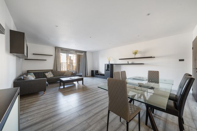 Thumbnail Flat for sale in Point West, London