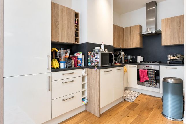Flat 13, Sapphire House, 22 East Barnet Road, Barnet photo 5