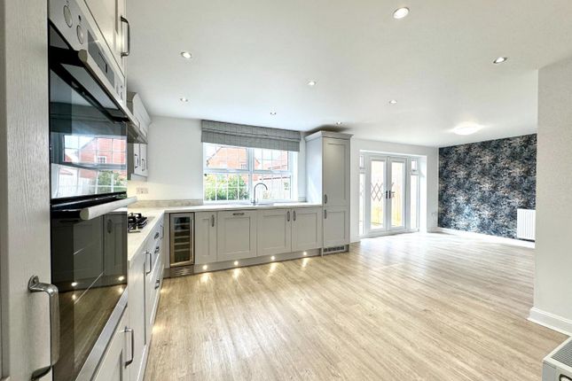 Kitchen/Diner/Family