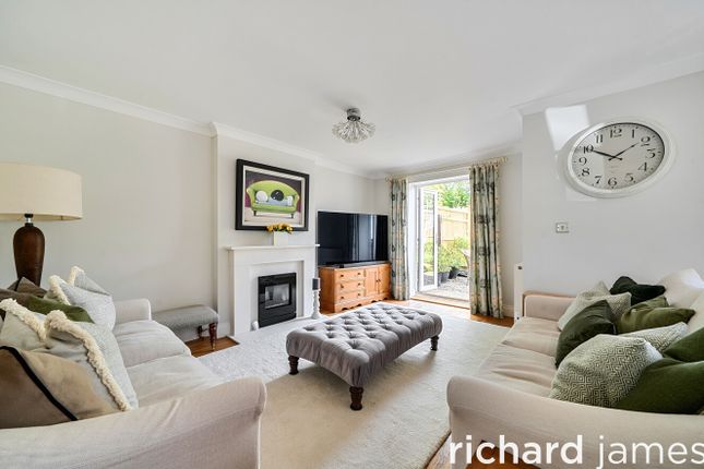 5, Wyld Court, Swindon photo 3