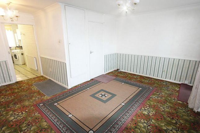 4, Rochford Close, London photo 4