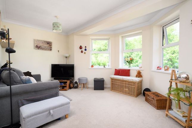 14 Findon Court, Spinney Hill, Row Town photo 3