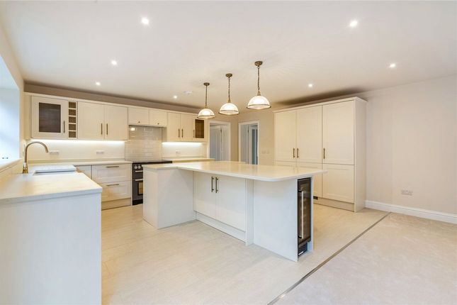 Bluebell Barn, Woodlands Court,, Ram Alley, Thatcham photo 3