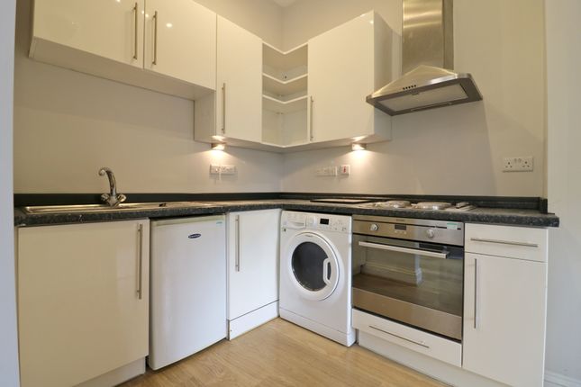 Studio to rent in Ravenscourt Road, Ravenscourt Park, London