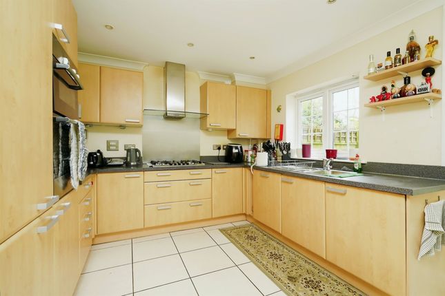 Town house for sale in Reliance Way, Oxford